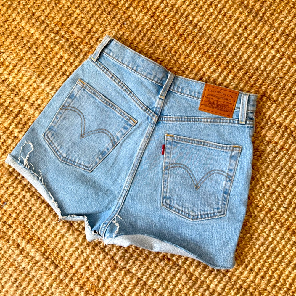 Levi’s ribcage shorts